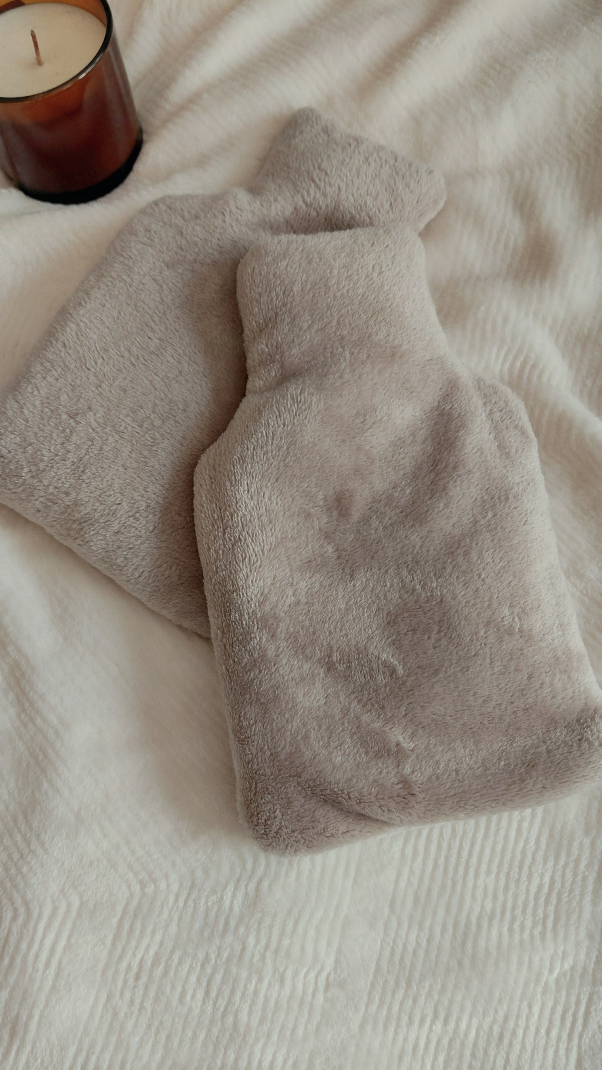 Bouillotte seche grand format avec housse en polaire minky et sac de graines de lin à l'intérieur à réchauffer. Parfait pour l'automne/ hiver pour se réchauffer ou détendre une douleur musculaire
